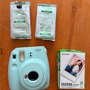 Fujifilm Instax Mini 9 Instant Camera - Mint Green